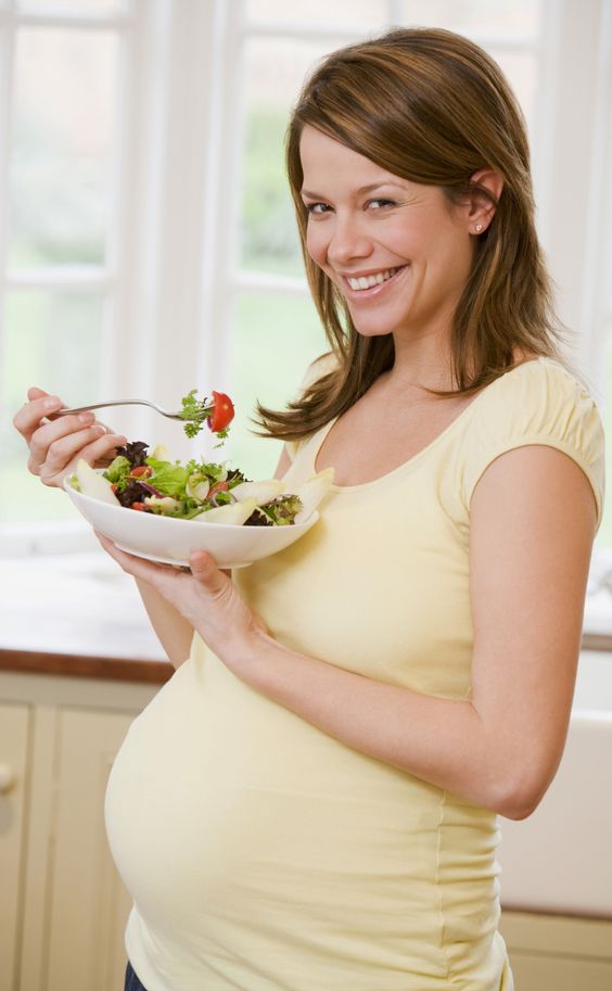 هل يؤثر طعامي أثناء الحمل على ما يفضله طفلي فيما بعد من أطعمة